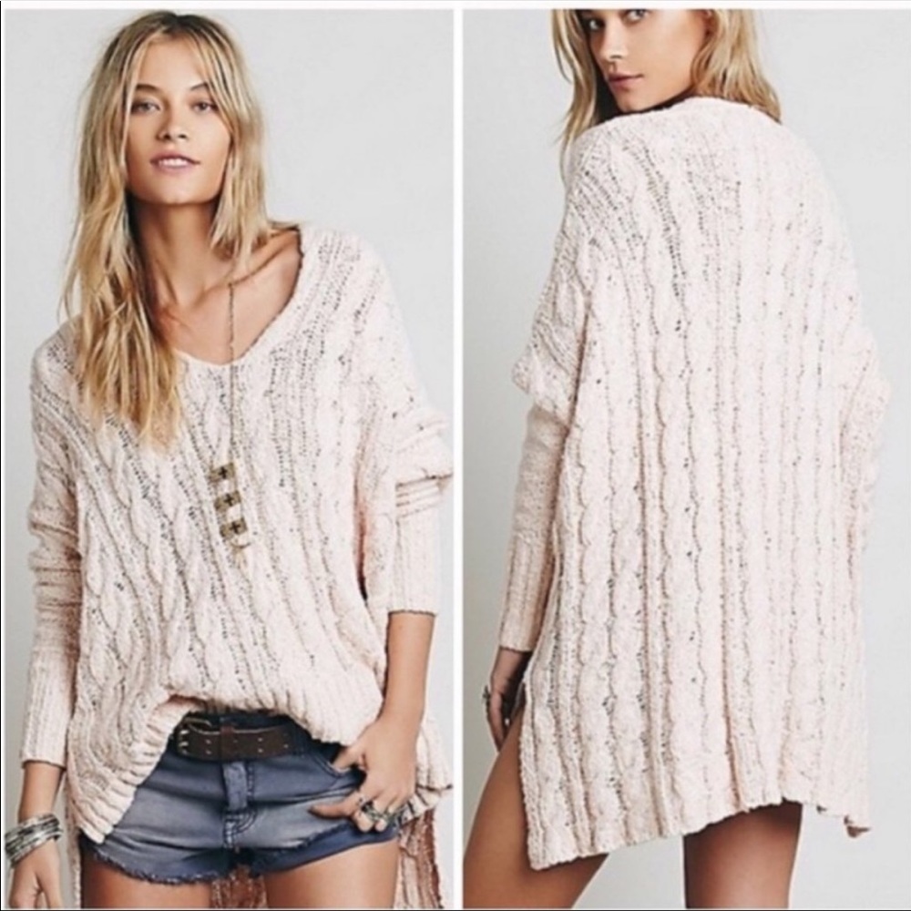 *FREE PEOPLE* Soft, Light Pink Cable Knit Oversized Sweater!
